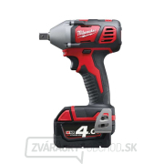 Akumulátorový rázový uťahovač Milwaukee M18 BIW12-402C (240 Nm, 4,0 Ah) Náhľad